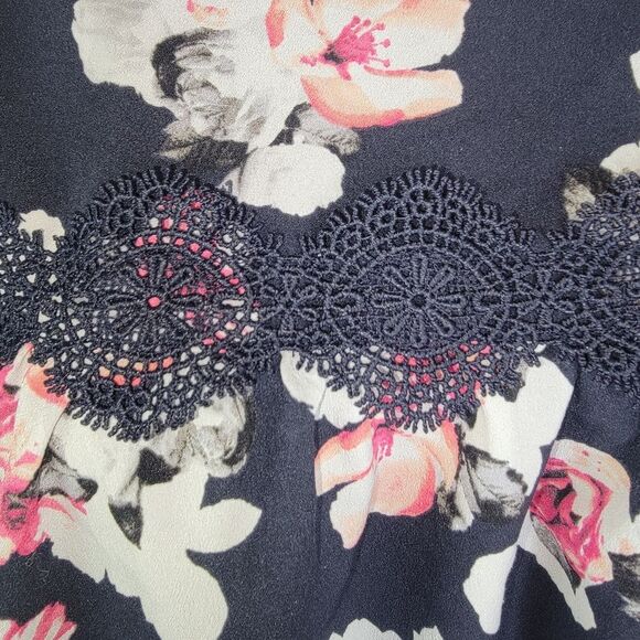 Lane Bryant Floral Flutter Sleeve Blouse Top Size 22 - Picture 4 of 7